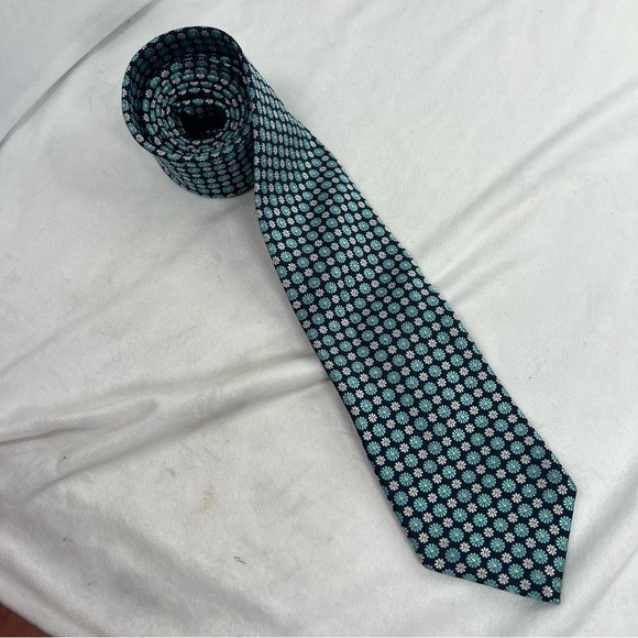 Brooks Brothers Silk Tie - Turquoise Floral Medallion Pattern - Picture 2 of 6